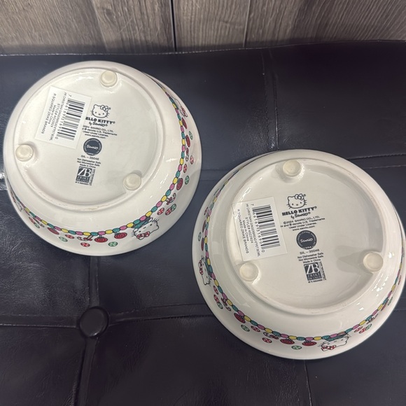 New Set Of 2 Hello Kitty Christmas Gingerbread Dog Cat Food Or Water 6" Bowl - Picture 5 of 6